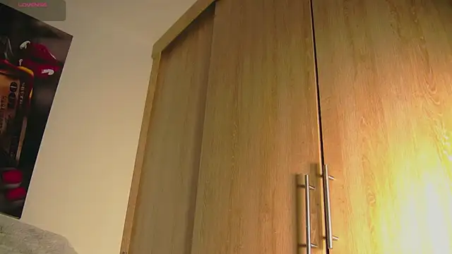 aidaadams online show from September 30, 2025, 10:31 am