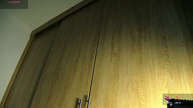 aidaadams online show from November 17, 2025, 9:48 am