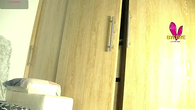 aidaadams online show from November 26, 2025, 11:11 am