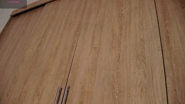 aidaadams online show from December 15, 2025, 11:14 am