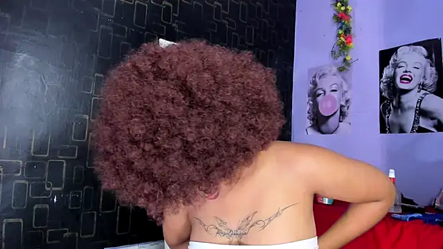 Alika01 online show from February 10, 2025, 1:22 pm