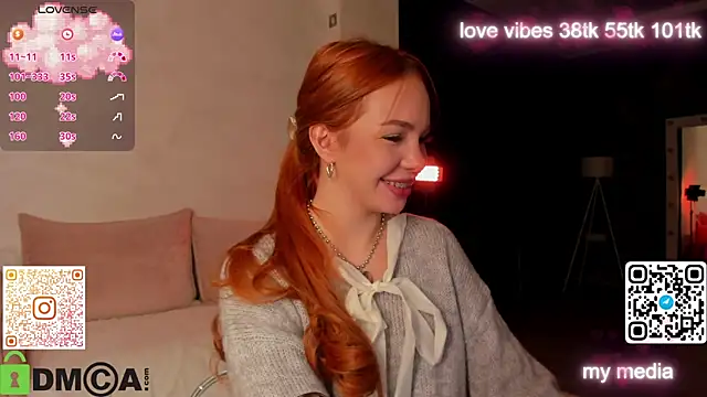 Snapshot of Tracy-Taylor chatting on October 14, 2025, 12:33 am Tracy-Taylor online show from October 14, 2025, 12:33 am