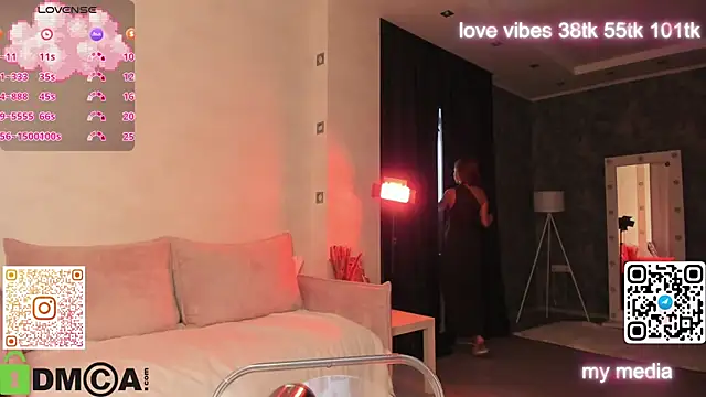 Snapshot of Tracy-Taylor chatting on November 8, 2025, 9:09 am Tracy-Taylor online show from November 8, 2025, 9:09 am