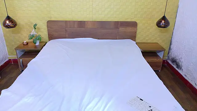 Snapshot of Mrs_booty chatting on November 8, 2025, 1:55 pm Mrs booty online show from November 8, 2025, 1:55 pm