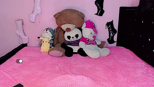 Snapshot of Ciinamonloren chatting on March 21, 2025, 9:23 am Ciinamonloren online show from March 21, 2025, 9:23 am