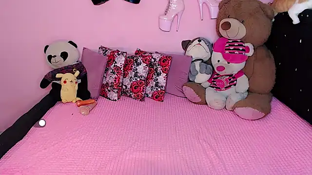 Ciinamonloren online show from February 5, 2026, 1:43 am