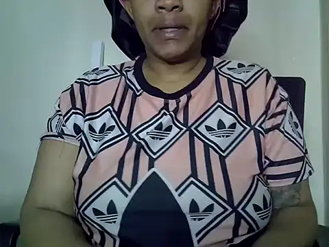 Snapshot of Brown_sexy chatting on February 16, 2026, 9:11 pm Brown sexy online show from February 16, 2026, 9:11 pm