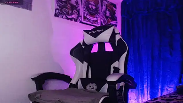 Snapshot of Ryan_coopper chatting on October 15, 2025, 2:55 am Ryan coopper online show from October 15, 2025, 2:55 am