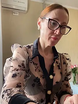 Snapshot of LauraDavis chatting on June 30, 2026, 12:50 pm LauraDavis online show from June 30, 2026, 12:50 pm