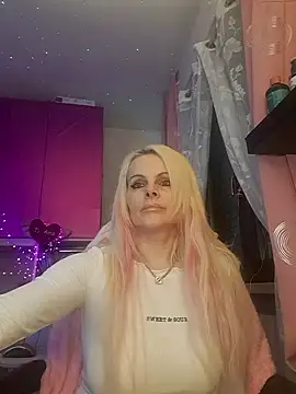 Snapshot of Angeldevilus chatting on January 5, 2025, 11:44 pm Angeldevilus online show from January 5, 2025, 11:44 pm