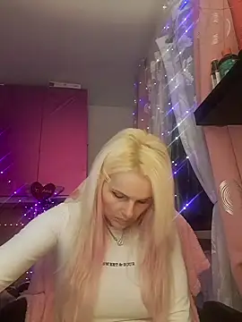 Snapshot of Angeldevilus chatting on January 12, 2025, 12:28 am Angeldevilus online show from January 12, 2025, 12:28 am