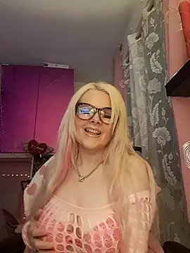 Snapshot of Angeldevilus chatting on January 17, 2025, 6:02 pm Angeldevilus online show from January 17, 2025, 6:02 pm