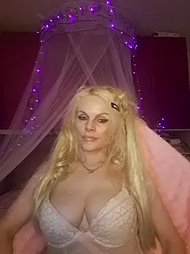 Snapshot of Angeldevilus chatting on July 9, 2026, 12:26 am Angeldevilus online show from July 9, 2026, 12:26 am