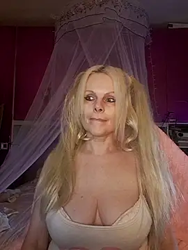 Snapshot of Angeldevilus chatting on July 22, 2026, 5:05 pm Angeldevilus online show from July 22, 2026, 5:05 pm