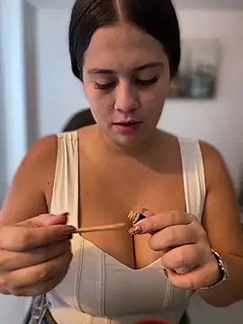 Natalia Cleark09 online show from March 15, 2025, 5:04 pm