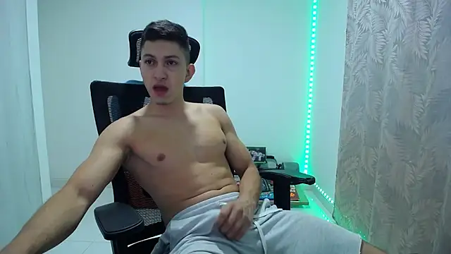 Snapshot of Iam_yourbabyprincess_XD chatting on December 13, 2024, 7:36 am Iam yourbabyprincess XD online show from December 13, 2024, 7:36 am