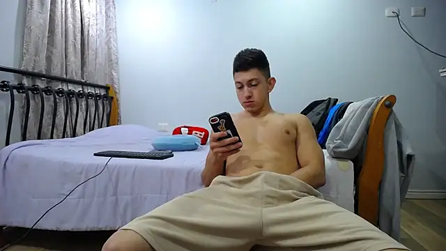 Snapshot of Iam_yourbabyprincess_XD chatting on February 11, 2025, 5:26 am Iam yourbabyprincess XD online show from February 11, 2025, 5:26 am