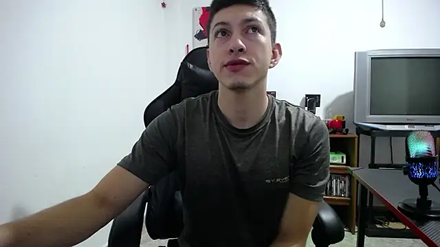 Snapshot of Iam_yourbabyprincess_XD chatting on November 15, 2025, 10:04 pm Iam yourbabyprincess XD online show from November 15, 2025, 10:04 pm