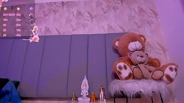 JulianaMiller online show from February 14, 2025, 6:56 am