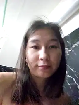 Snapshot of SaraXray chatting on September 13, 2025, 3:01 pm SaraXray online show from September 13, 2025, 3:01 pm