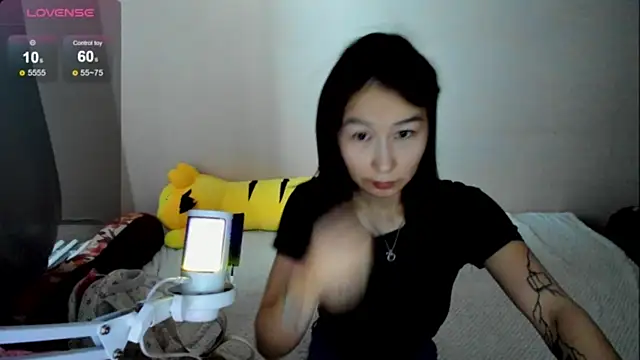 Snapshot of SaraXray chatting on November 13, 2025, 2:32 am SaraXray online show from November 13, 2025, 2:32 am