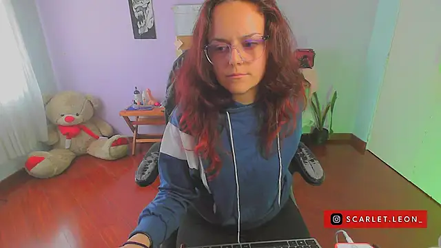 Snapshot of Scarletleon77 chatting on February 7, 2025, 6:45 pm Scarletleon77 online show from February 7, 2025, 6:45 pm