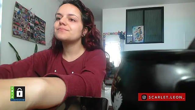 Snapshot of Scarletleon77 chatting on October 21, 2025, 11:44 am Scarletleon77 online show from October 21, 2025, 11:44 am