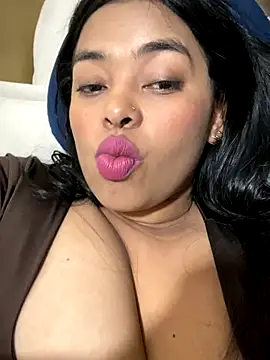 Snapshot of PUSHYLATE chatting on December 21, 2025, 5:03 am PUSHYLATE online show from December 21, 2025, 5:03 am
