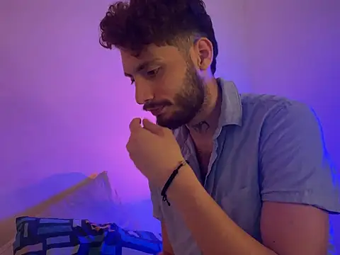 axel giracr online show from December 6, 2024, 8:40 pm