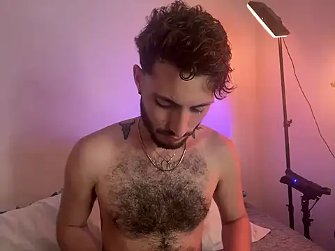 axel giracr online show from December 24, 2024, 7:22 pm