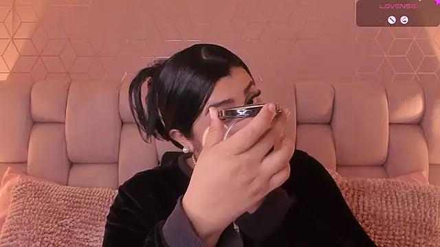 Snapshot of Emilyboobss chatting on March 7, 2025, 6:57 am Emilyboobss online show from March 7, 2025, 6:57 am