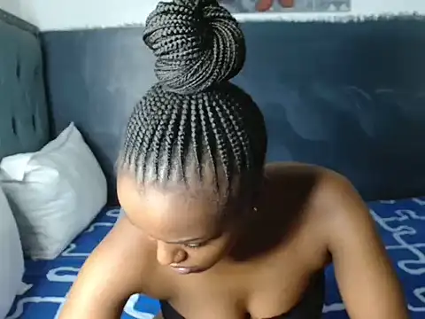 Snapshot of FaeMDom2 chatting on November 2, 2025, 8:44 pm FaeMDom2 online show from November 2, 2025, 8:44 pm