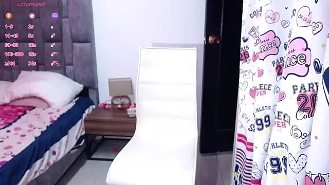 Alicelunaa online show from March 13, 2025, 5:18 pm