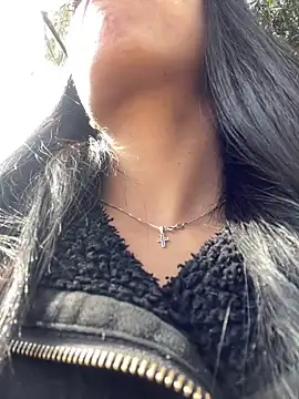 valentinabaez online show from February 14, 2025, 2:33 pm