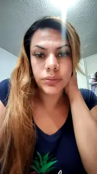 Snapshot of CurvyViolet chatting on January 22, 2025, 11:32 pm CurvyViolet online show from January 22, 2025, 11:32 pm