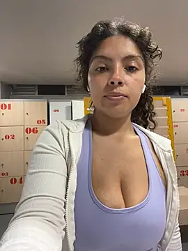 Snapshot of Nathcurly_ chatting on December 29, 2024, 3:33 am Nathcurly online show from December 29, 2024, 3:33 am