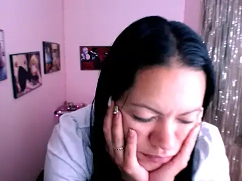 Snapshot of Cristal_w chatting on January 19, 2025, 4:57 pm Cristal w online show from January 19, 2025, 4:57 pm