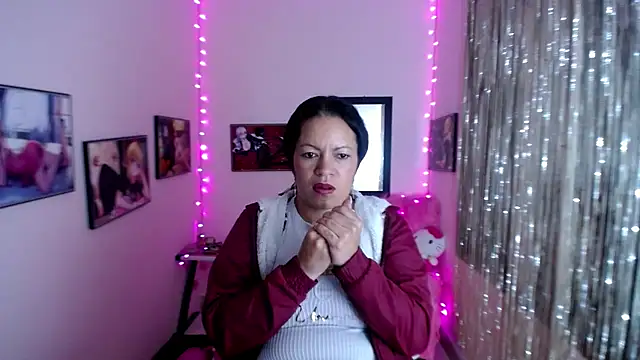 Snapshot of Cristal_w chatting on February 7, 2025, 3:30 pm Cristal w online show from February 7, 2025, 3:30 pm