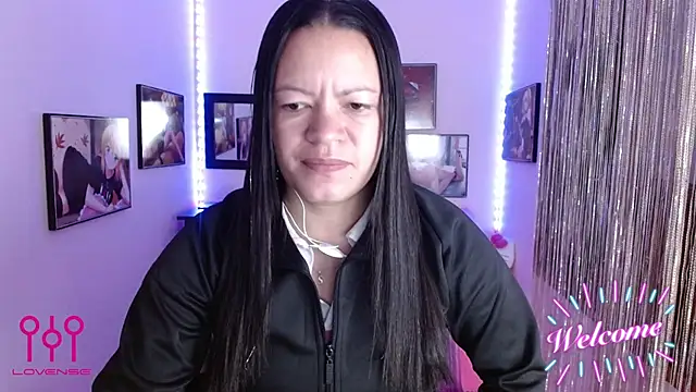 Snapshot of Cristal_w chatting on September 11, 2025, 1:00 pm Cristal w online show from September 11, 2025, 1:00 pm