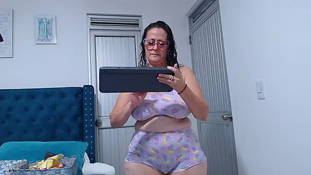 ClayrRosse online show from July 1, 2026, 1:18 am