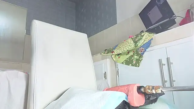 Emma Grace05 online show from May 27, 2026, 4:09 am