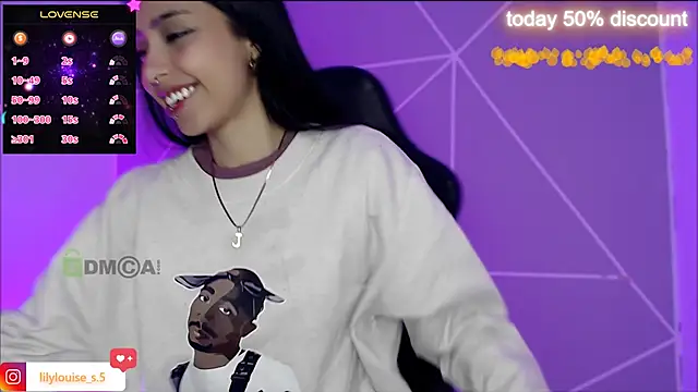 lilylouisee online show from December 3, 2025, 8:18 pm