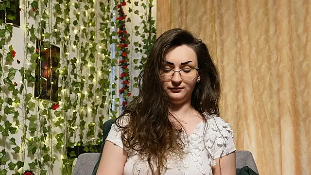 NaughtYHomemadE online show from July 2, 2026, 7:25 am