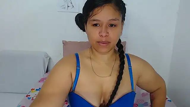Snapshot of Hazel_donna chatting on May 26, 2026, 3:46 am Hazel donna online show from May 26, 2026, 3:46 am