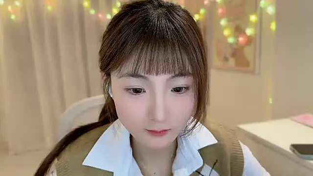 Snapshot of SHUIshui_ chatting on February 10, 2025, 4:47 pm SHUIshui online show from February 10, 2025, 4:47 pm