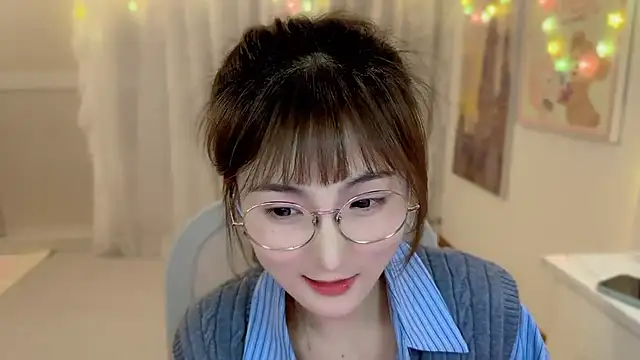 Snapshot of SHUIshui_ chatting on February 15, 2025, 4:45 pm SHUIshui online show from February 15, 2025, 4:45 pm