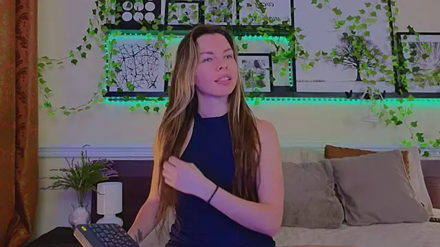 Real Tini online show from March 11, 2025, 1:45 pm