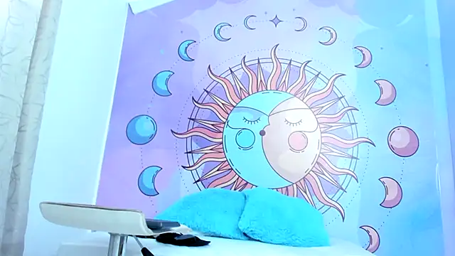 luna hoott online show from June 23, 2026, 7:23 pm