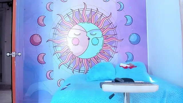 luna hoott online show from July 11, 2026, 2:42 pm
