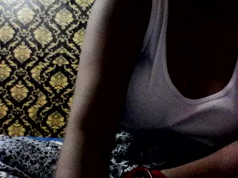 Snapshot of Crezy-Queen01 chatting on July 10, 2026, 7:27 pm Crezy-Queen01 online show from July 10, 2026, 7:27 pm